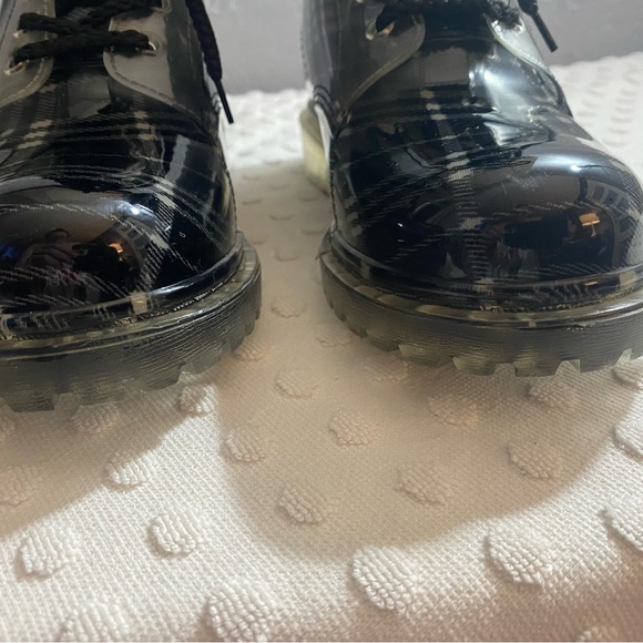 DIRTY LAUNDRY BY CHINESE LAUNDRY WOMEN'S ROADIE RAIN BOOT - Picture 3 of 16